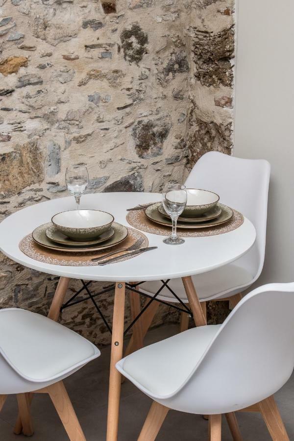 Stairs Homes & Suites Kamaria  ภายนอก รูปภาพ