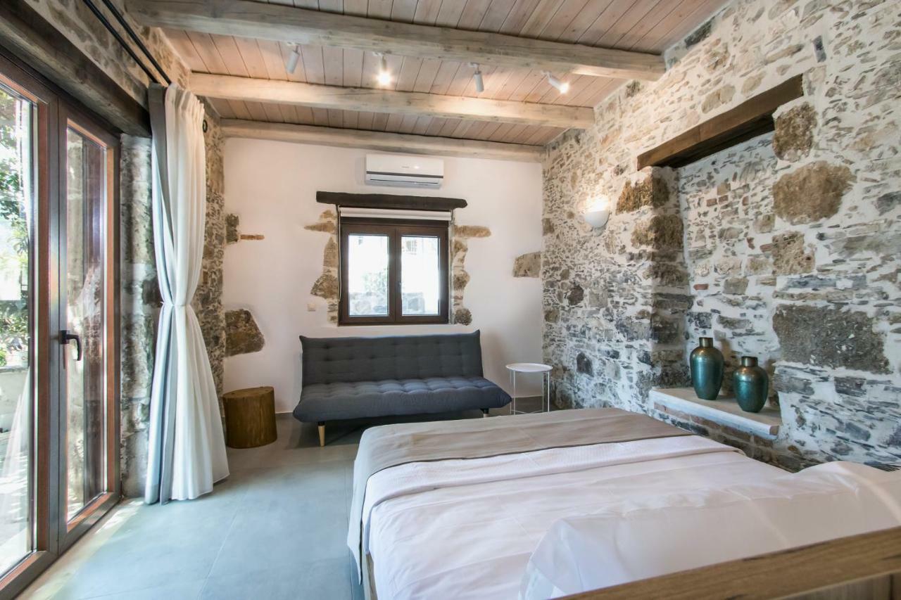 Stairs Homes & Suites Kamaria  ภายนอก รูปภาพ
